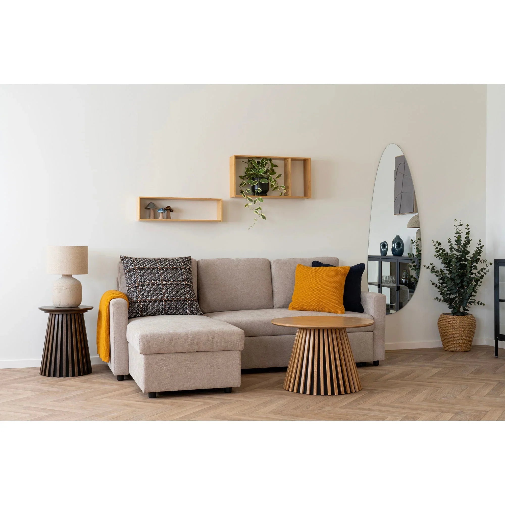 Étagère murale bohème dans un salon