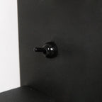 Applique murale noire en métal avec chargeur sans fil et ports USB