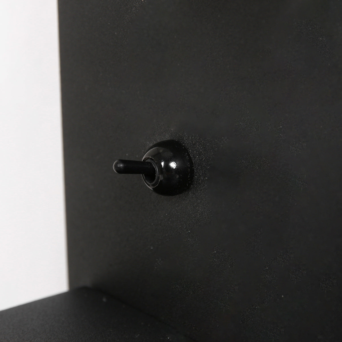 Applique murale noire en métal avec chargeur sans fil et ports USB