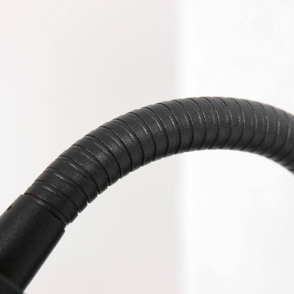 Applique murale noire en métal avec chargeur sans fil et ports USB