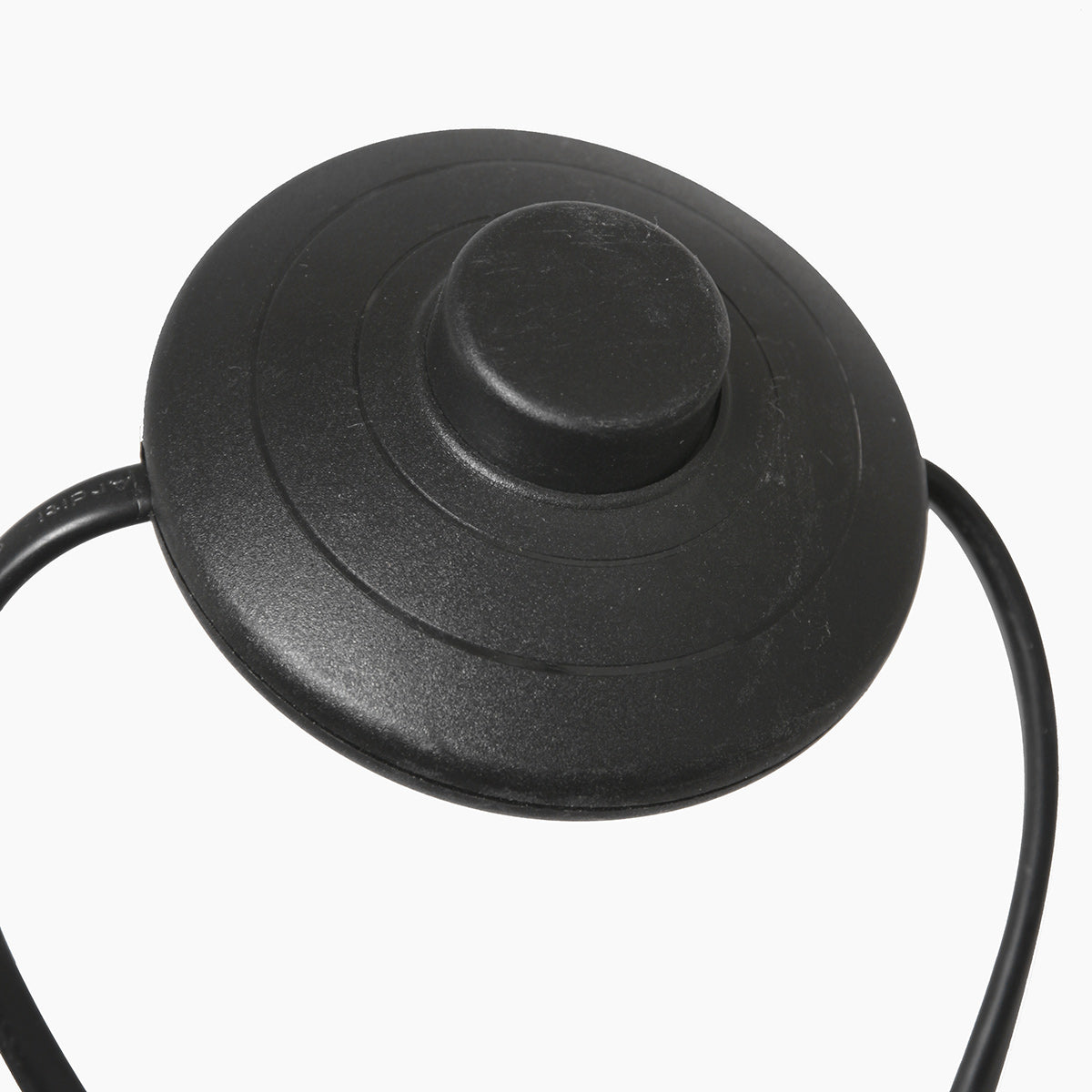 Lampadaire en métal noir à bras déporté avec abat-jour cannage – H173 cm
