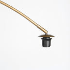Lampadaire arc en métal doré abat-jour en rotin ajouré – Ø60 cm