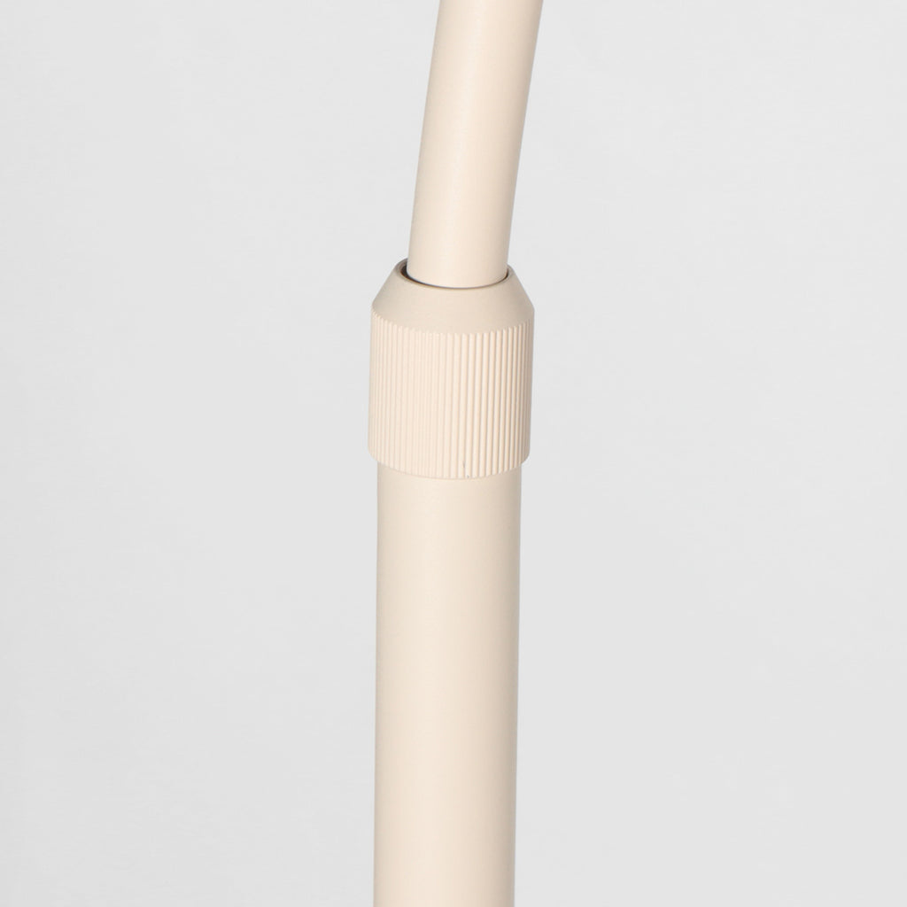 Lampadaire arc en rotin tressé crème avec abat-jour rond – H240 cm