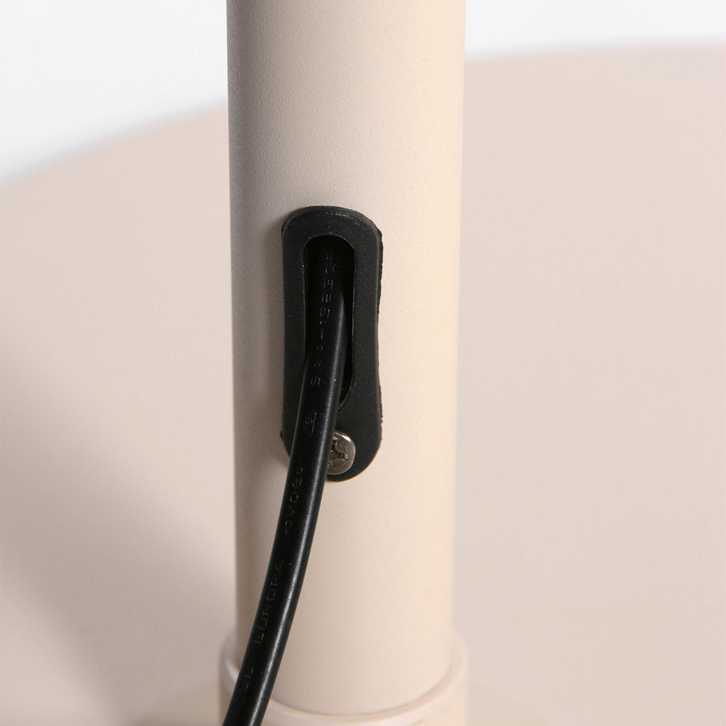 Lampadaire arc en métal crème abat-jour rotin tressé – H240 cm