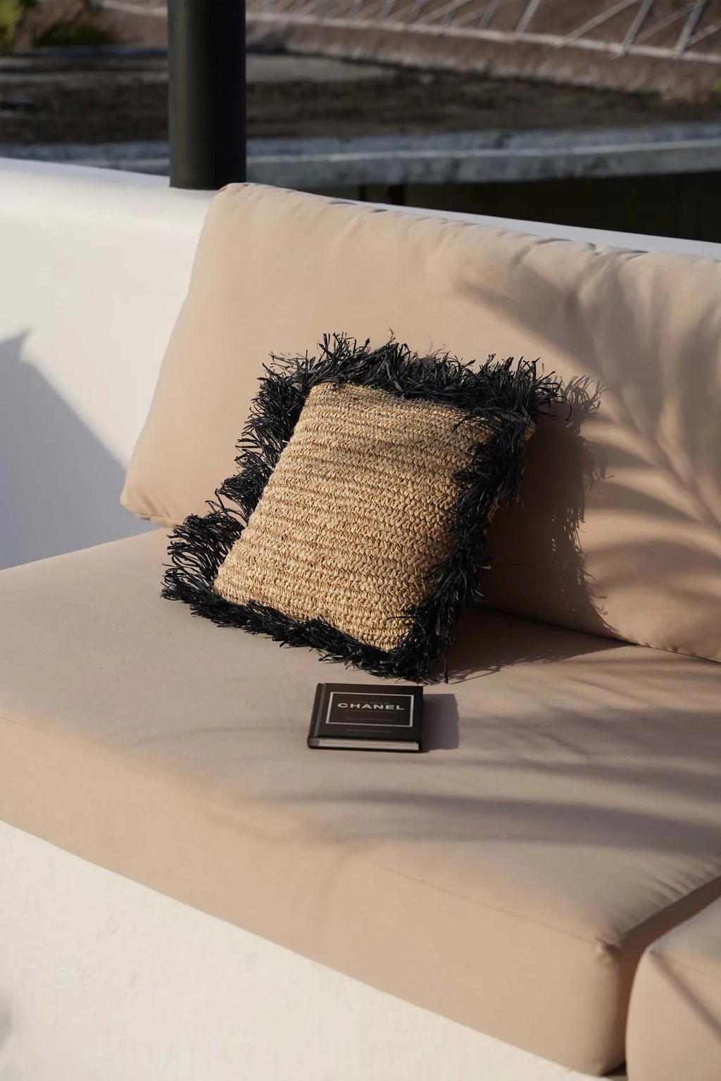 Housse de coussin en raphia  noir et naturel - 40x40 cm
