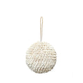 Boule déco en coquillages blancs – Ø9 cm