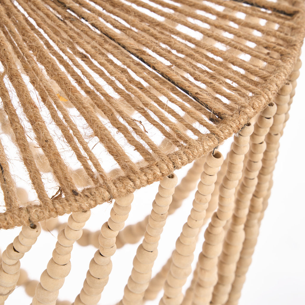 Suspension en perles de bois naturel silhouette goutte – H80 cm