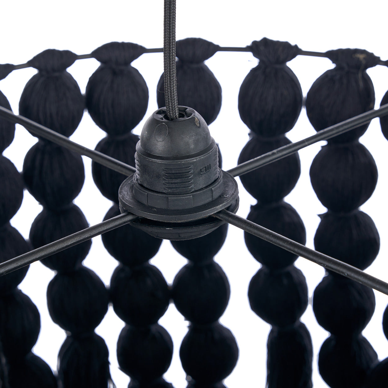 Suspension en coton noir à perles et pompons effet cascade – H160 cm