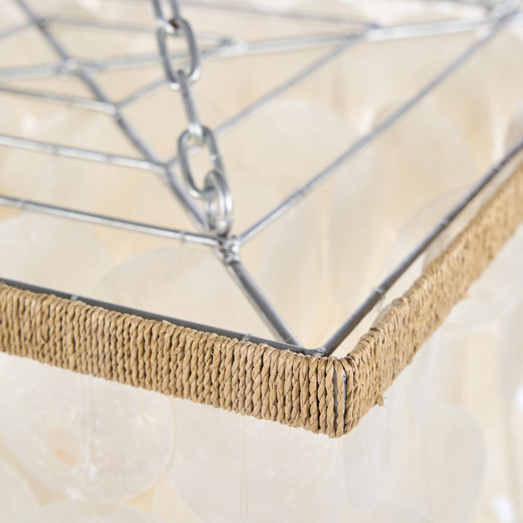 Suspension en perles de bois naturelles forme goutte – H85 cm