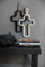 Croix murale décorative en bois noir perlé avec corde de suspension