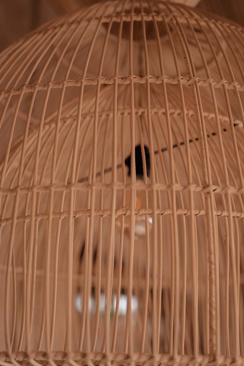 Suspension en rotin naturel forme cloche ajourée – Ø82 cm