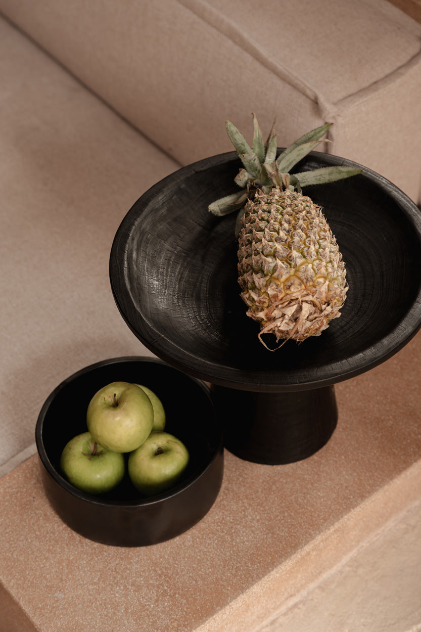 Plateau piédestal en bois noir sculpté pour salon – Ø35 cm