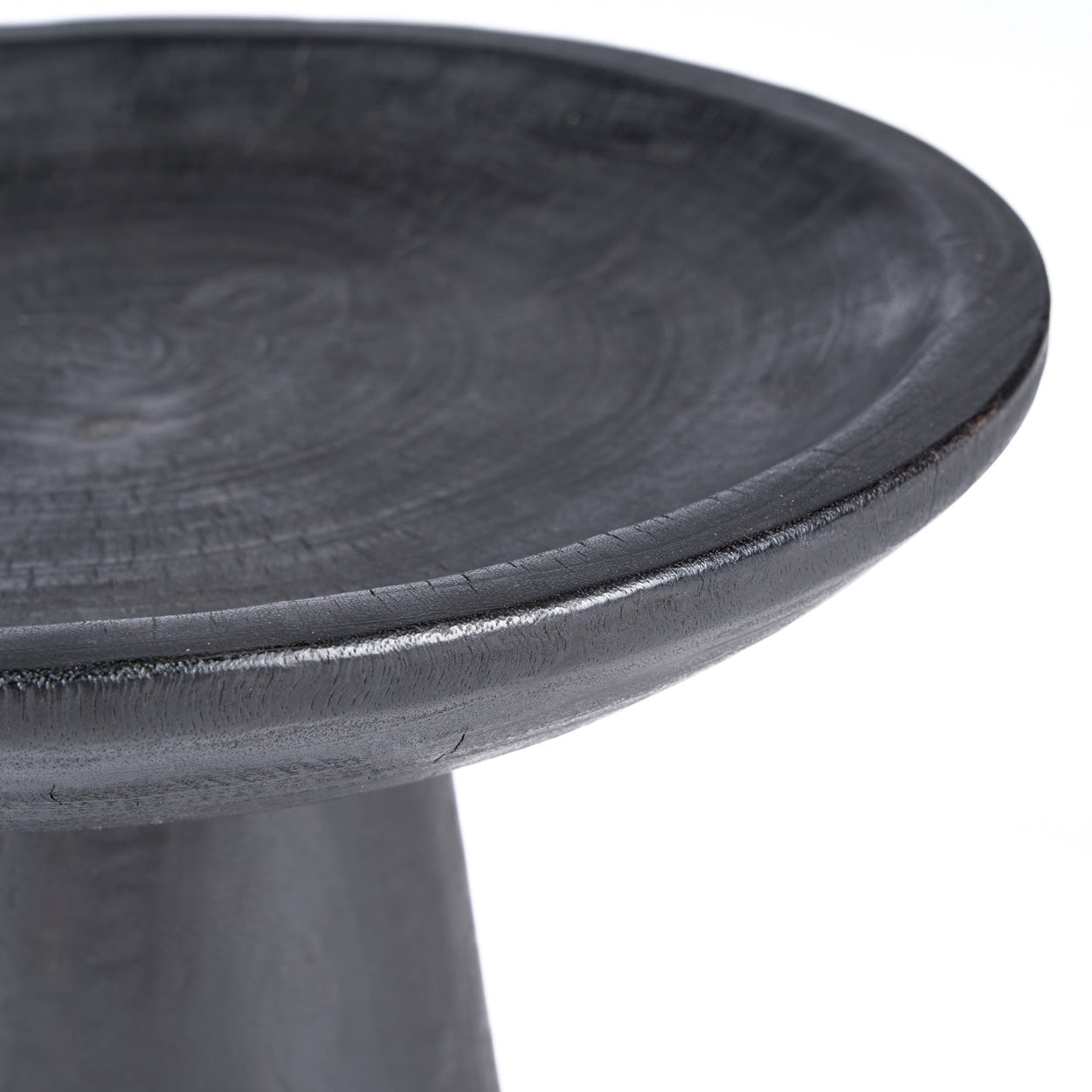 Plateau piédestal en bois noir sculpté pour salon – Ø35 cm