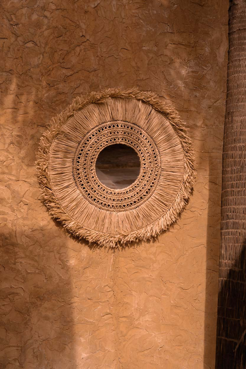 Miroir en raphia naturel rond 70 cm avec franges artisanales