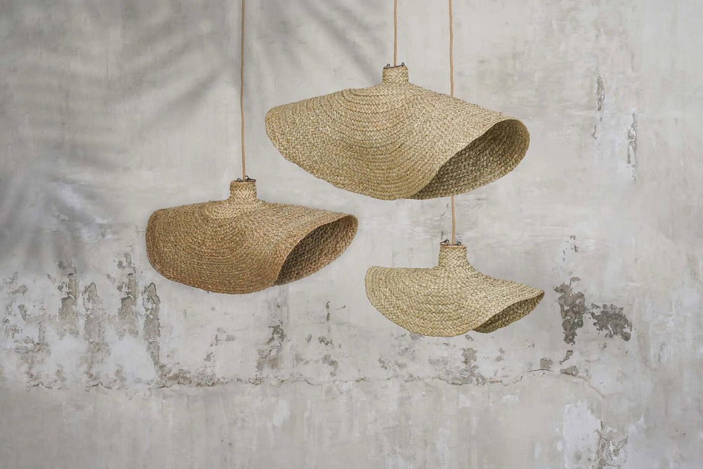 Suspension en jacinthe d'eau tressée forme organique beige – Ø60 cm