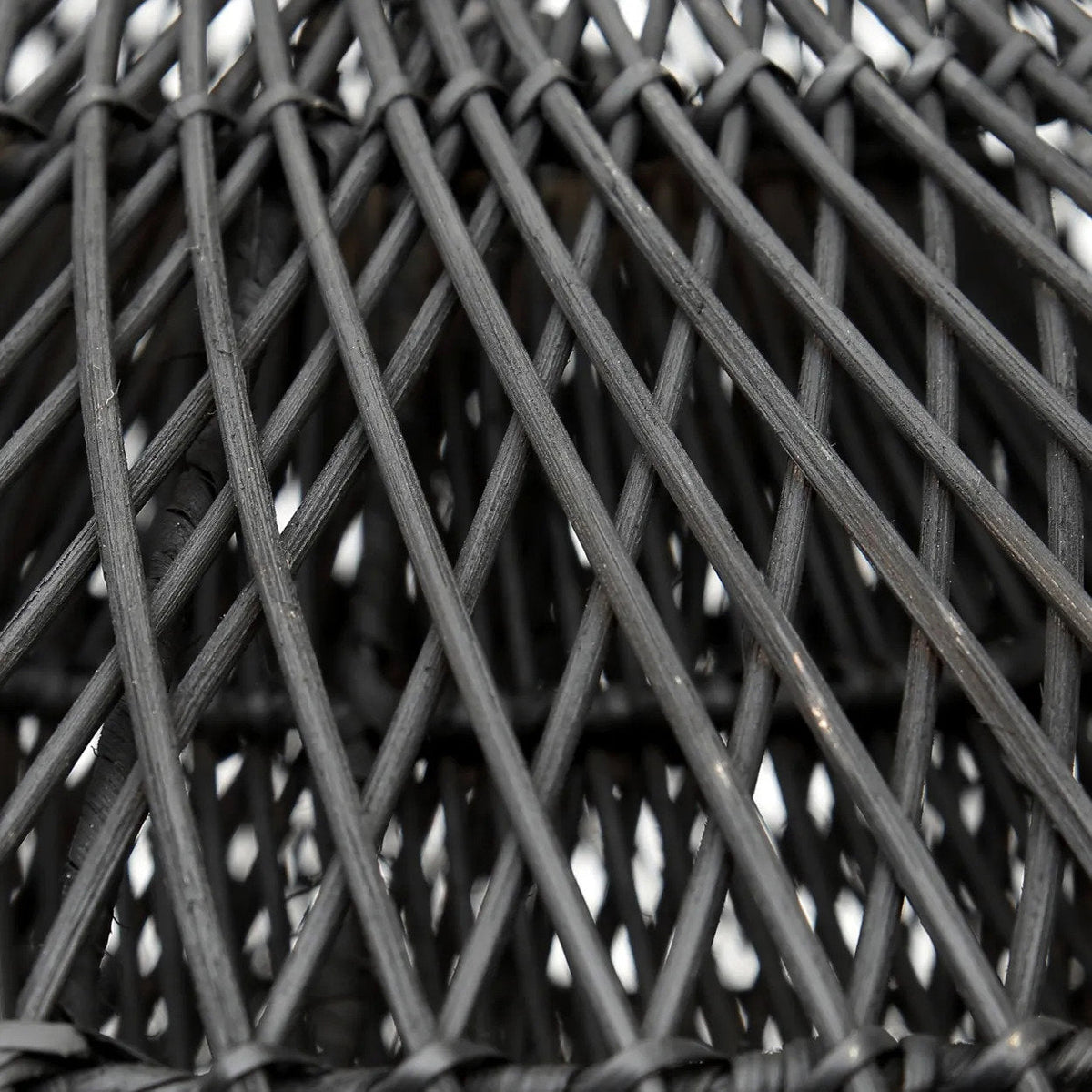 Suspension en rotin noir 60 cm forme nuage artisanale