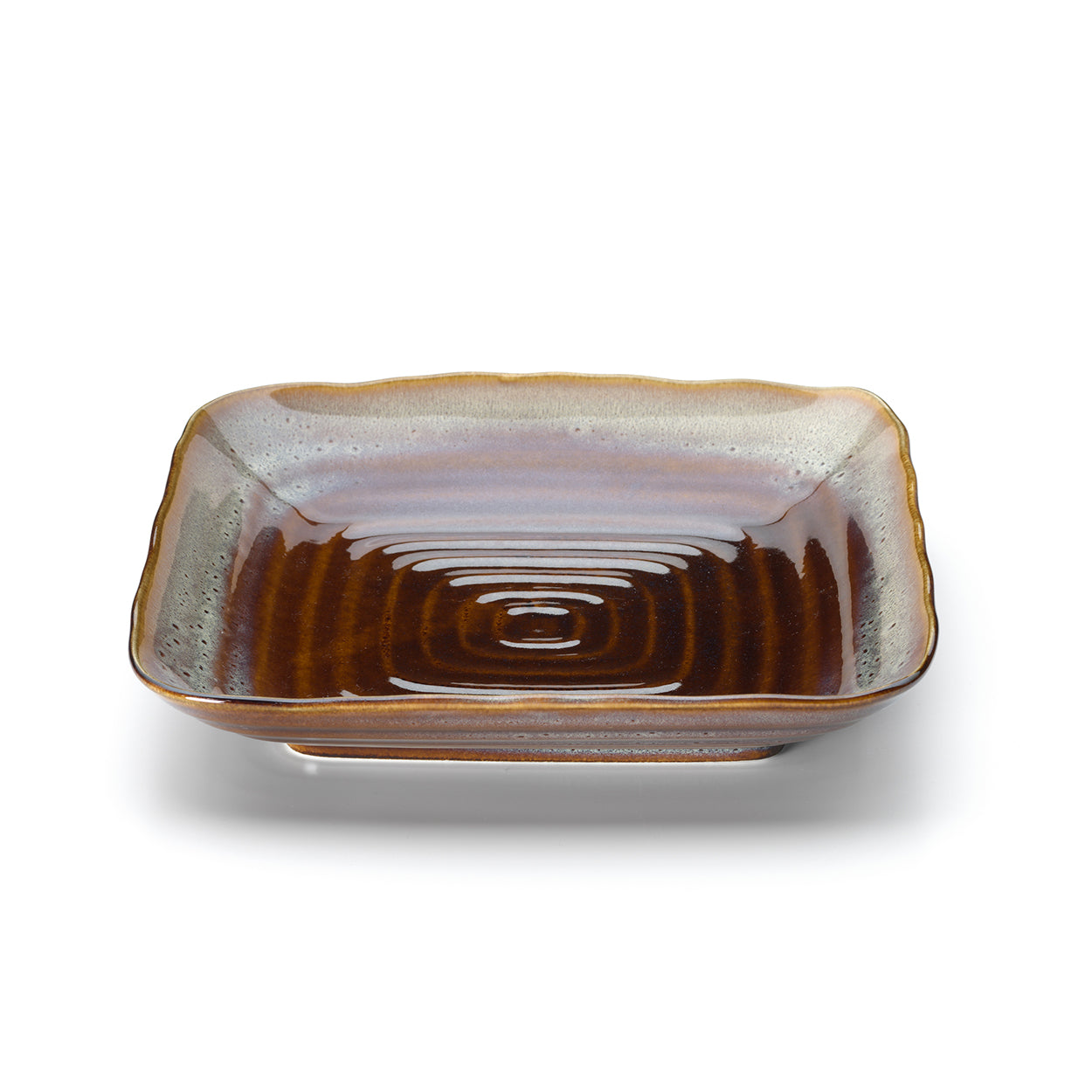 Assiette carré en céramique brun-gris avec finitions artisanales