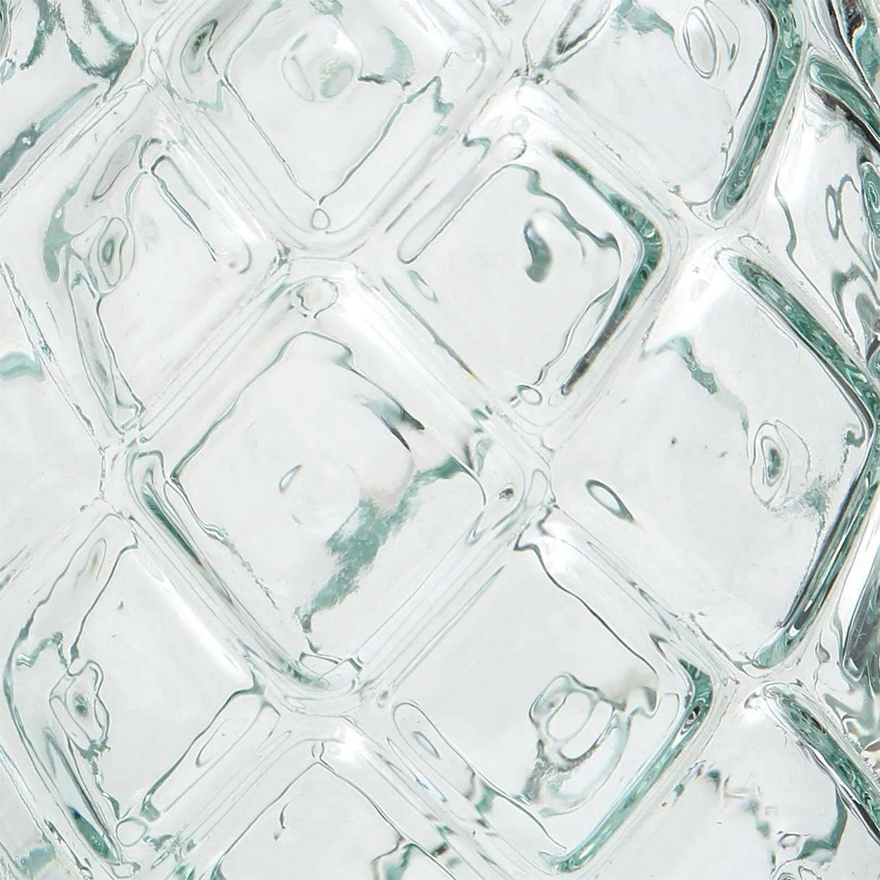 Verre à eau texturé en verre recyclé bleu motif losanges