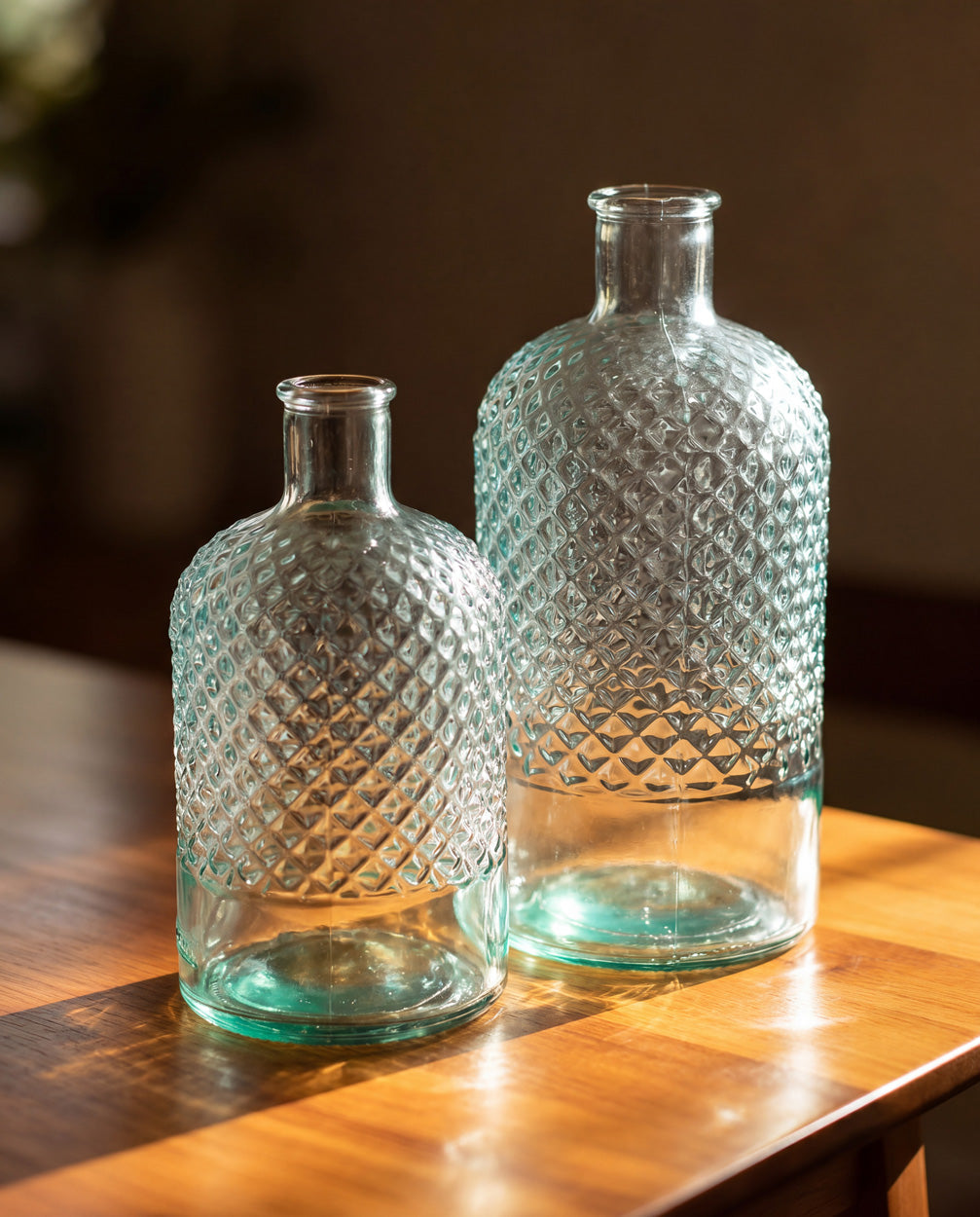 Vase décoratif en verre recyclé motif losange – H22 cm