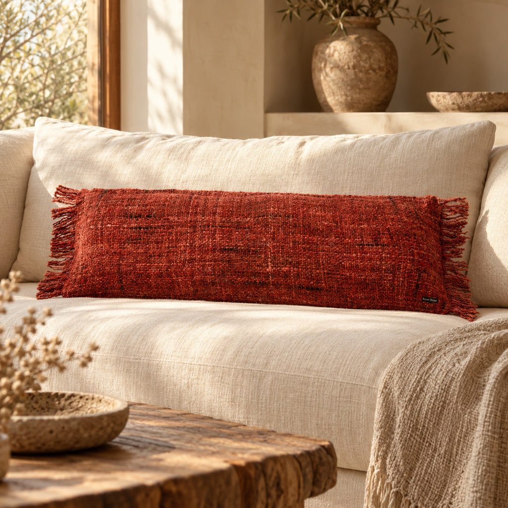 Housse de coussin rouge cerise à franges – 35x100 cm
