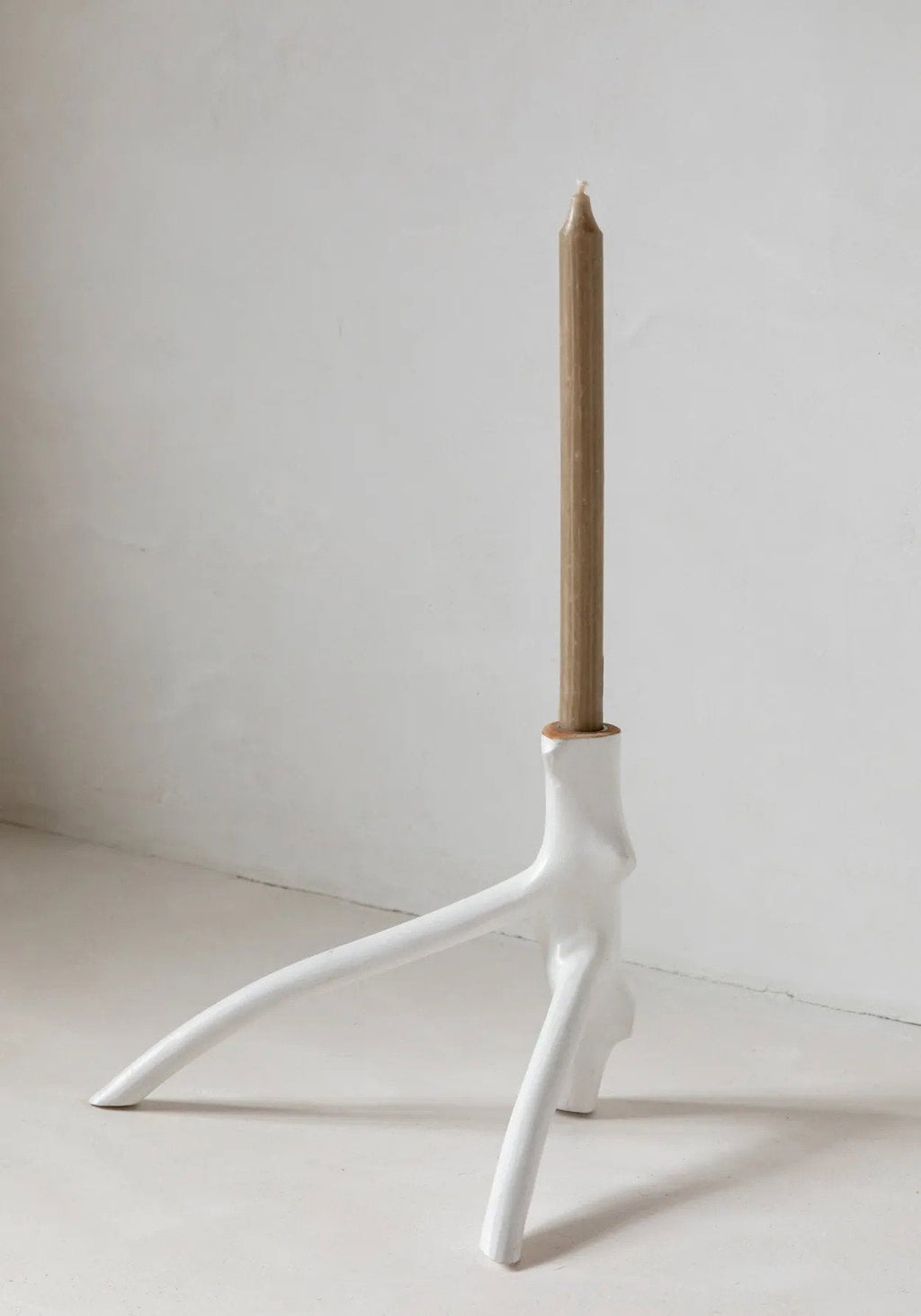 Bougeoir blanc en forme de branche organique