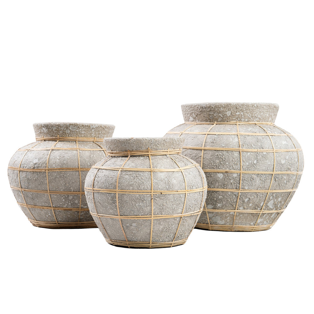 Vase en terre cuite et rotin 25 cm béton naturel