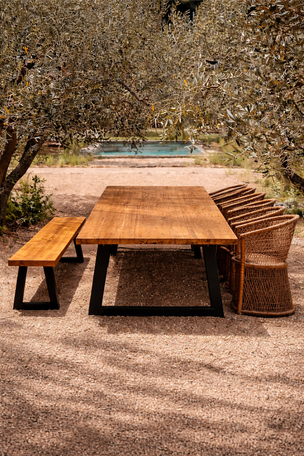 Banc en teck recyclé pieds en métal noir rectangulaire – 220x100 cm