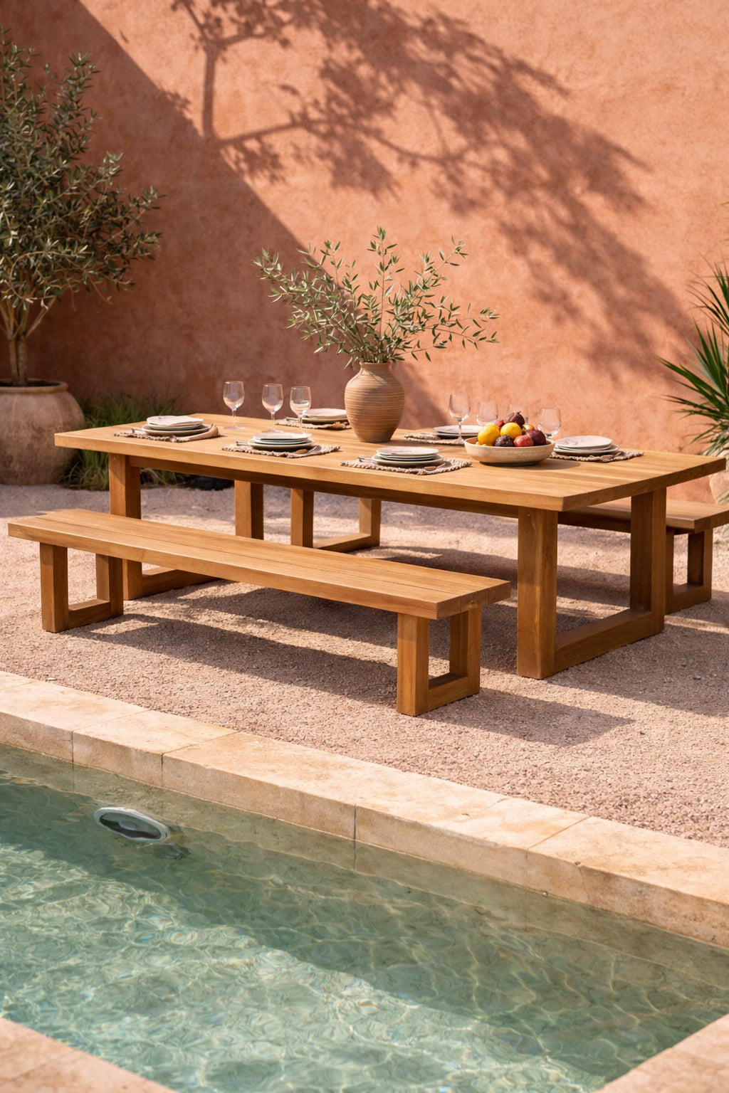 Banc en teck recyclé finition naturelle pieds ajourés – 220x100 cm