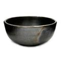 Bol rond en terre cuite brûlée noir finition irisée