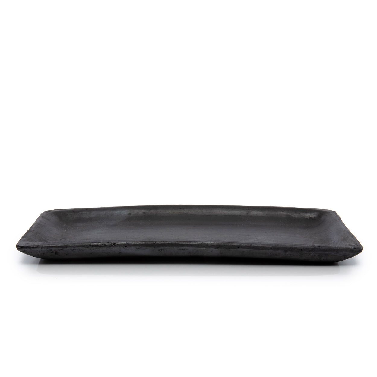Plateau à sushi rectangulaire en terre cuite noire aspect mat