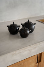 Pot en terre cuite noir brûlé fait main 10x7x8 cm