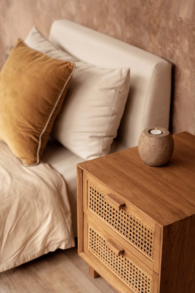 Chevet en teck et rotin naturel pour chambre 2 tiroirs – 51x48 cm