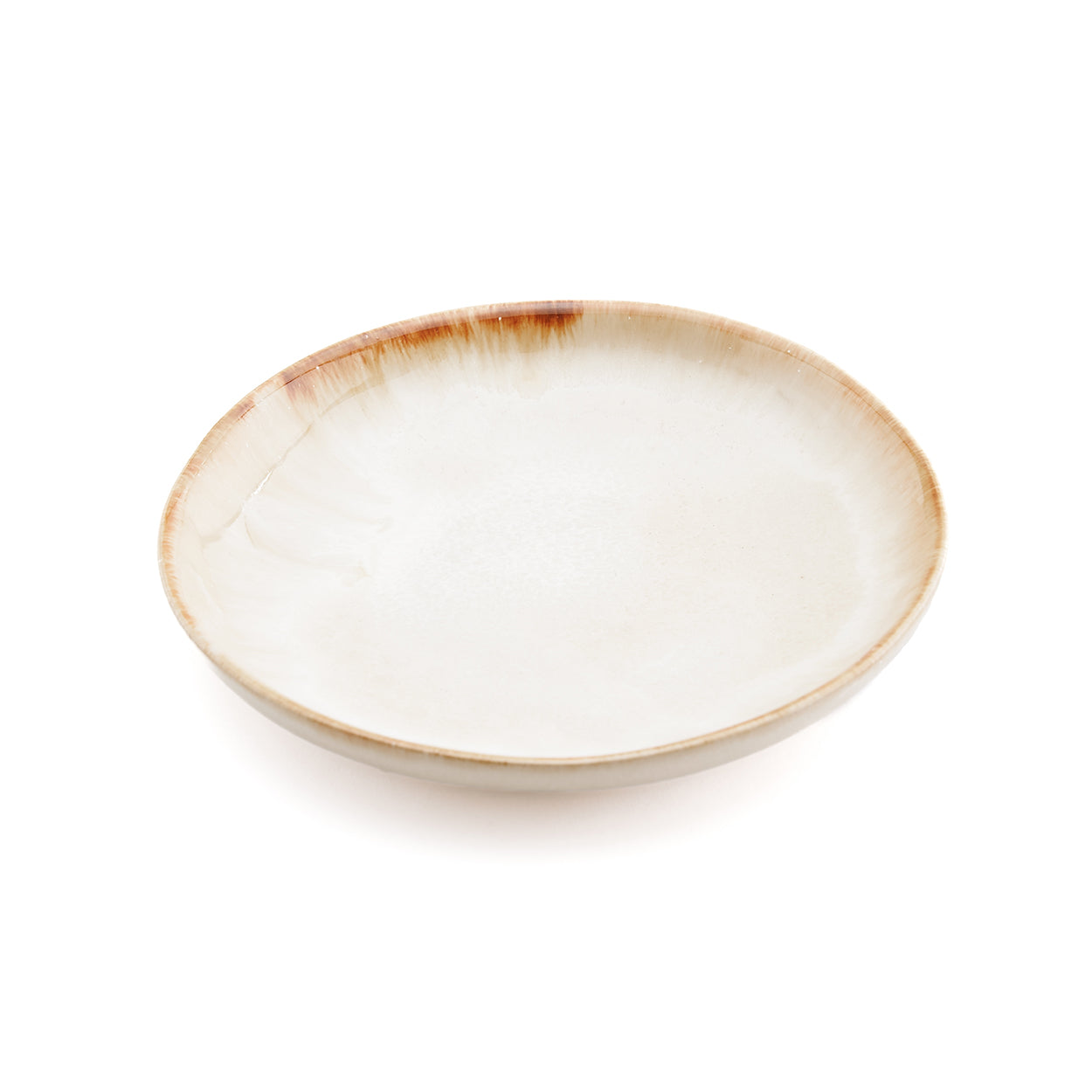 Assiette creuse en grès émaillé écru bord ocre artisanal