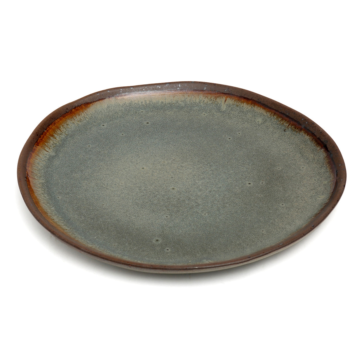 Assiette plate en grès émaillé gris-vert à bord irrégulier