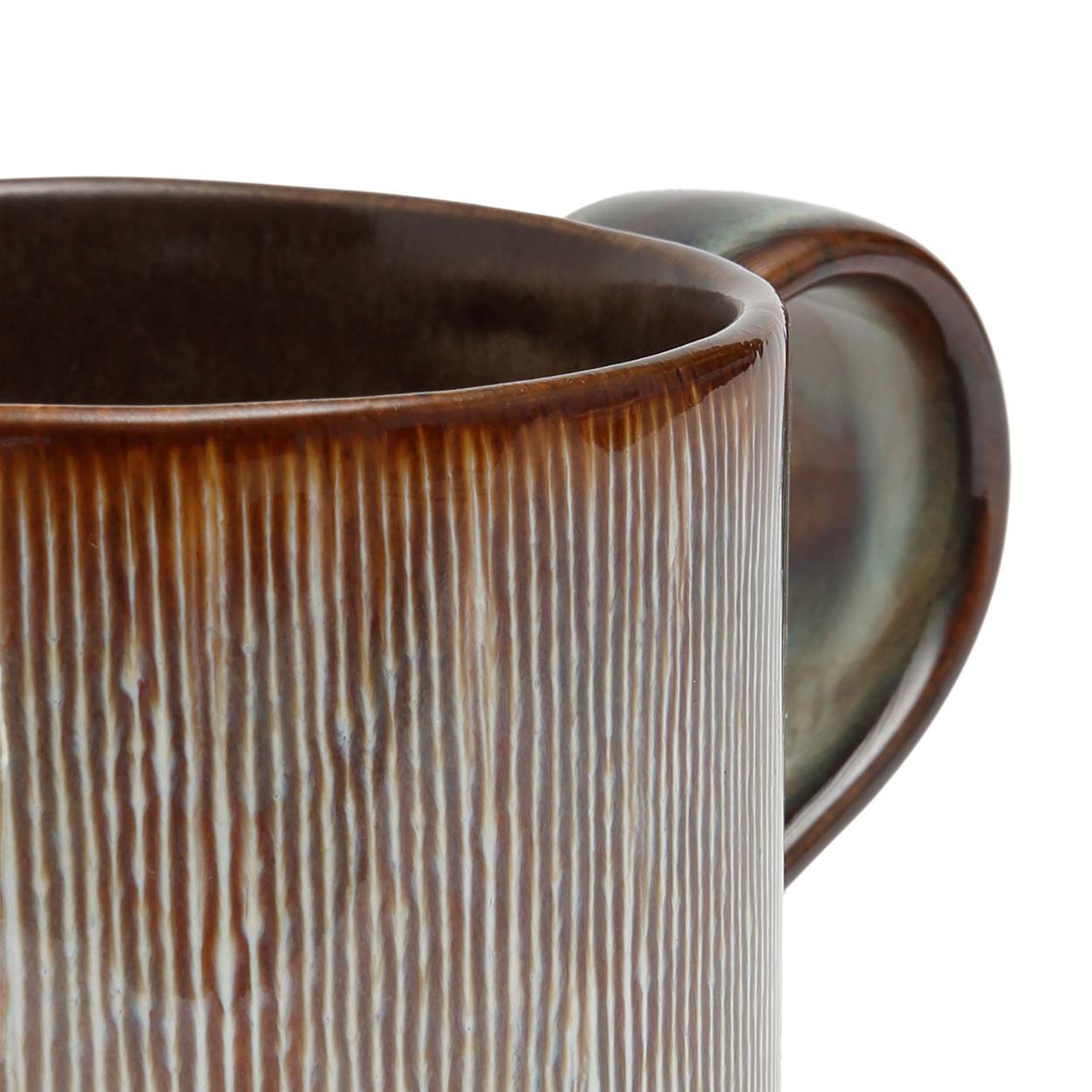 Mug en grès émaillé brun et gris avec stries relief et anse large