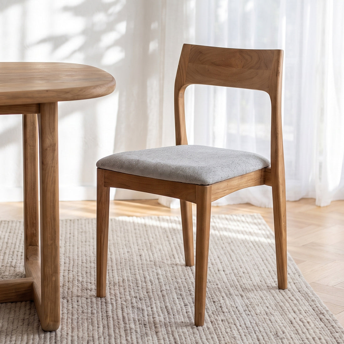 Chaise en teck et tissu vert clair dossier ouvert
