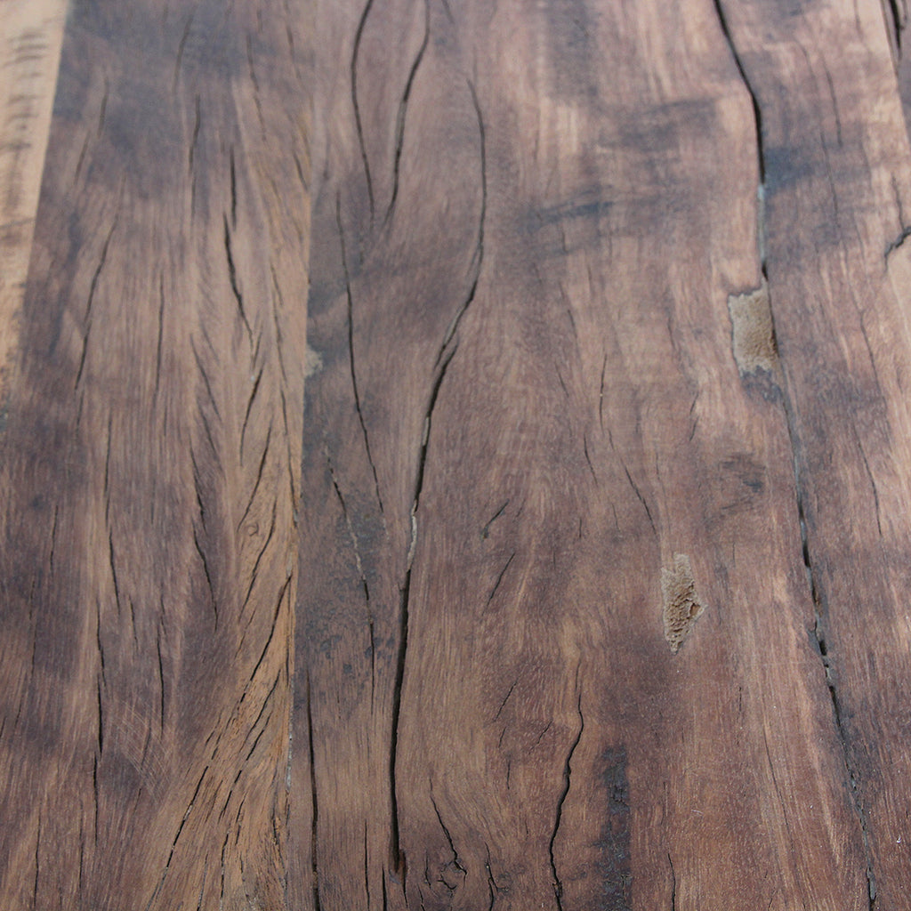 Table d’appoint en bois recyclé forme organique brun naturel – 85x43 cm