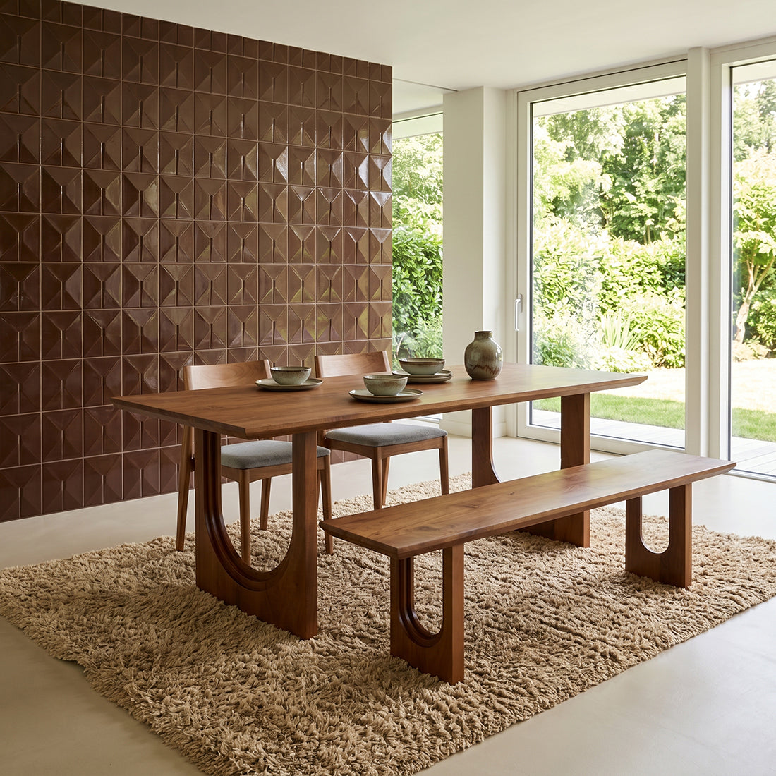 Table à manger manguier bord arrondi sculptural brun – 200x90 cm