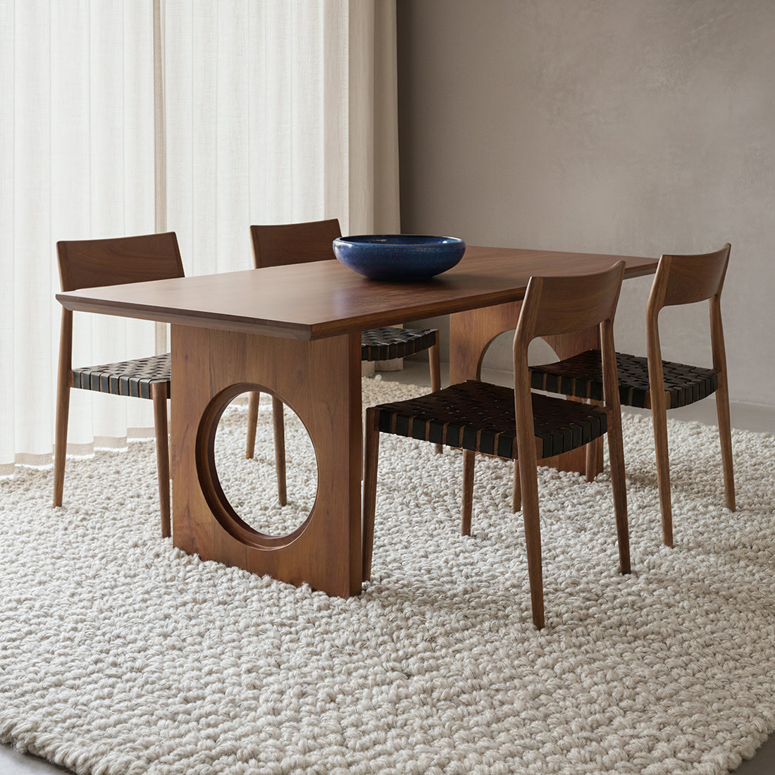 Table à manger manguier pieds ajourés design contemporain – 240x90 cm