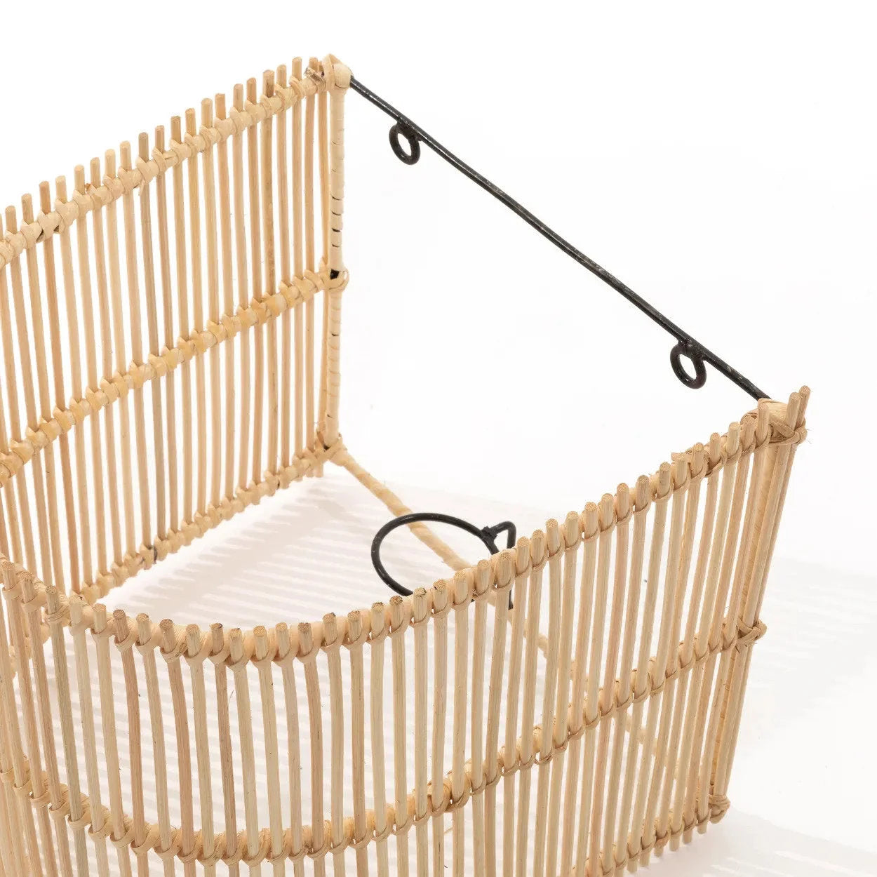 Panier rectangulaire en rotin naturel avec poignée en métal noir pour Applique murale en rotin