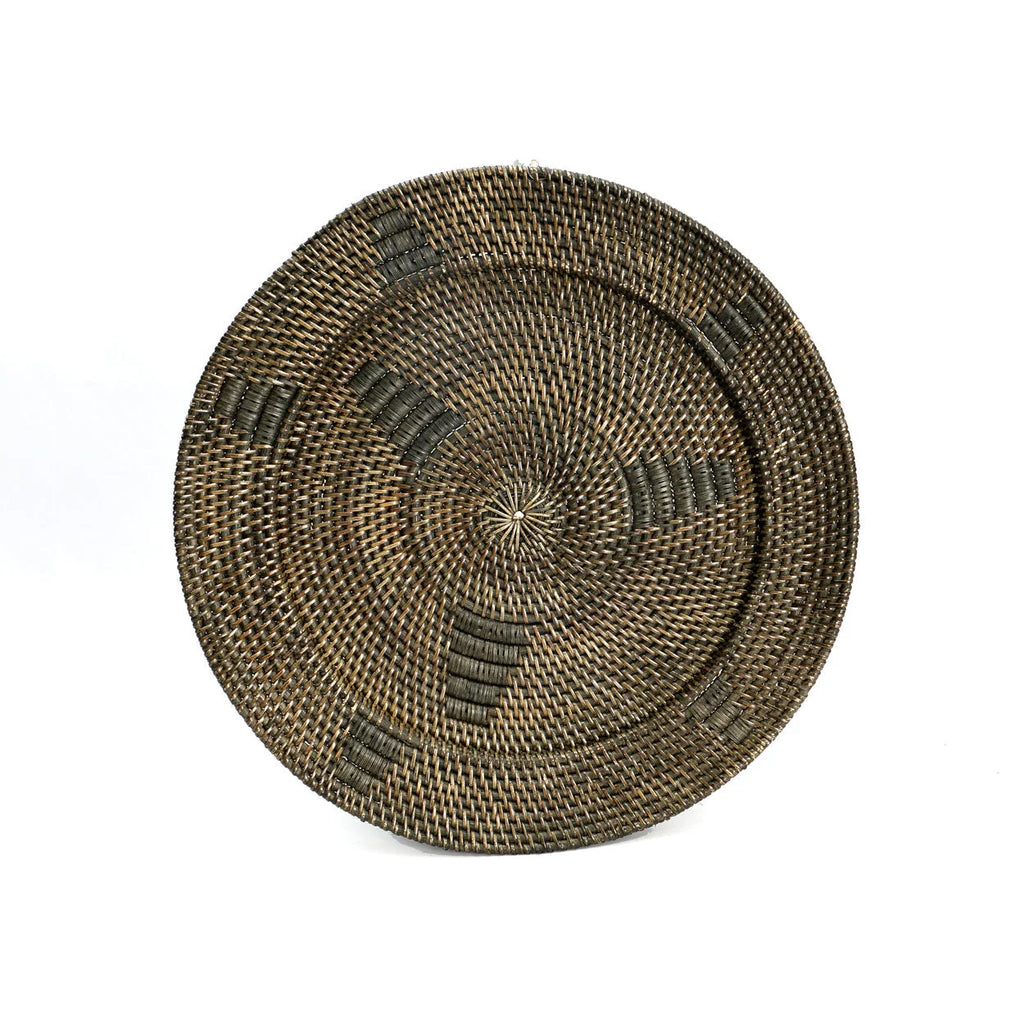 Plateau de service rond en rotin brun tressé avec motif en spirale et segments
