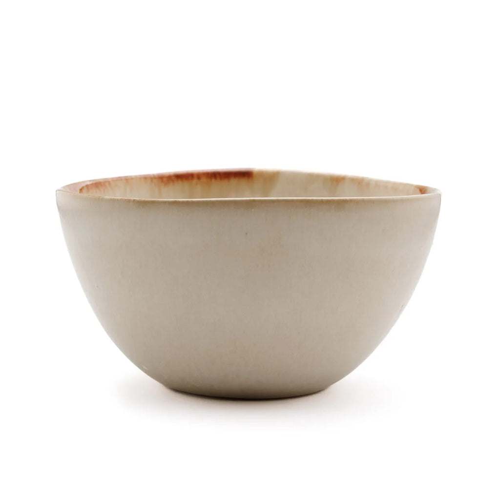 Bol en céramique artisanale beige à bord brun évasé en crème
