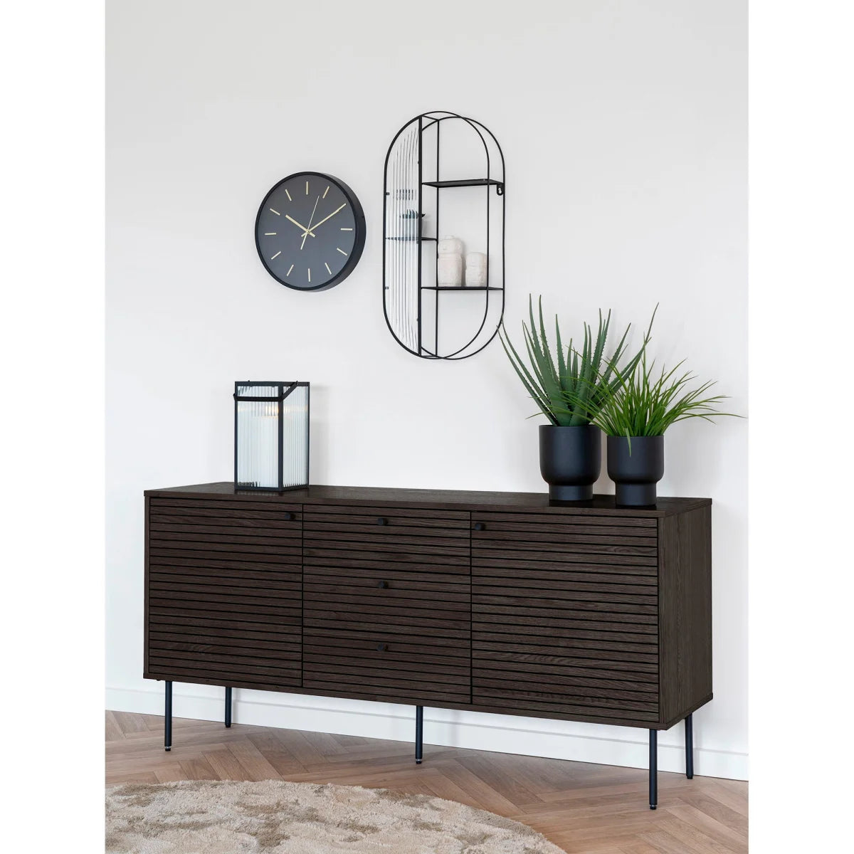 Buffet bas en bois noir à lattes horizontales, 150x40 cm