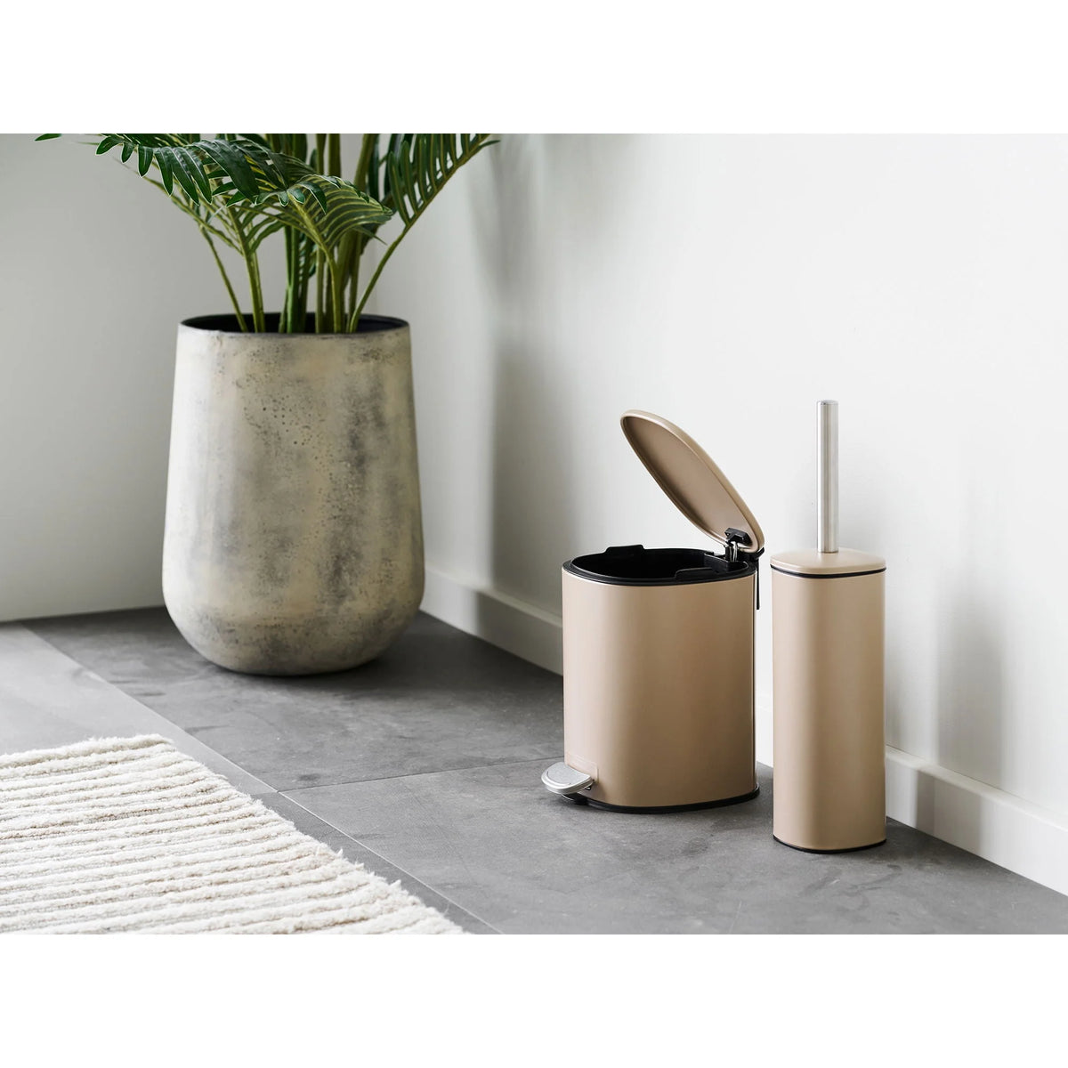 Paire de cache-pots en métal effet béton beige grisé, intérieur noir