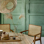 Set de 2 chaises en bois et cannage avec accoudoirs finition naturelle