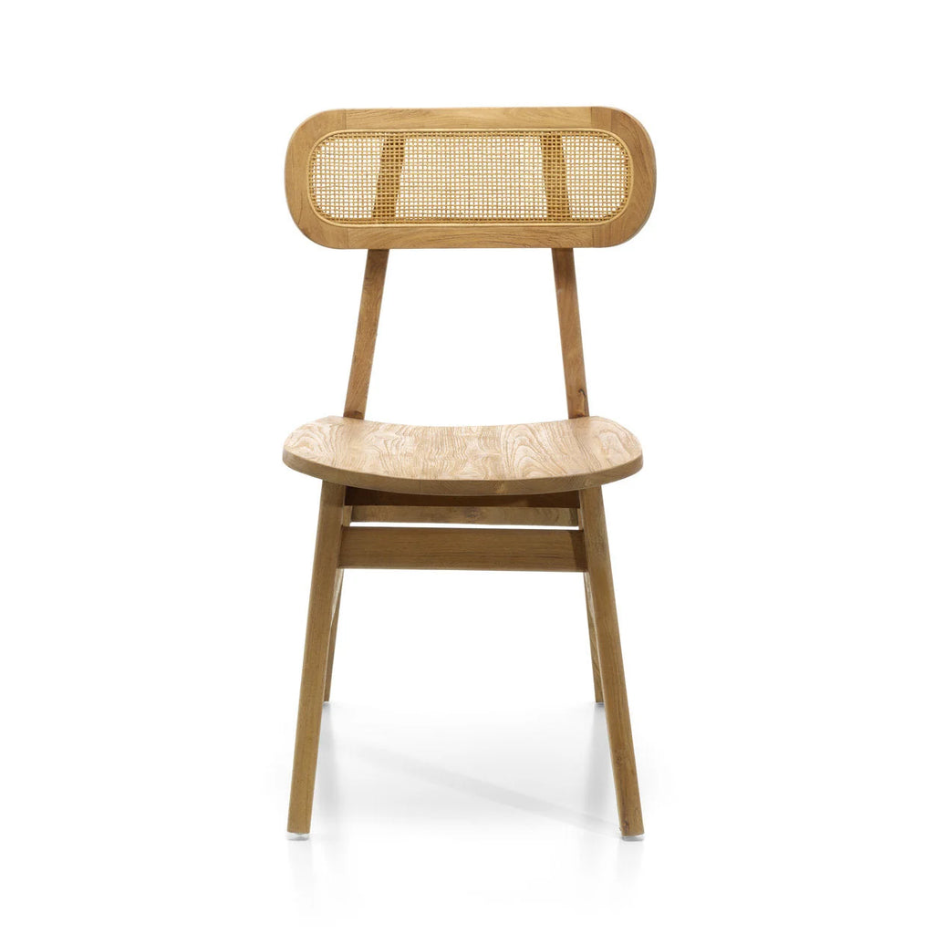 Chaise en bois clair avec dossier et siège en rotin ajouré minimaliste