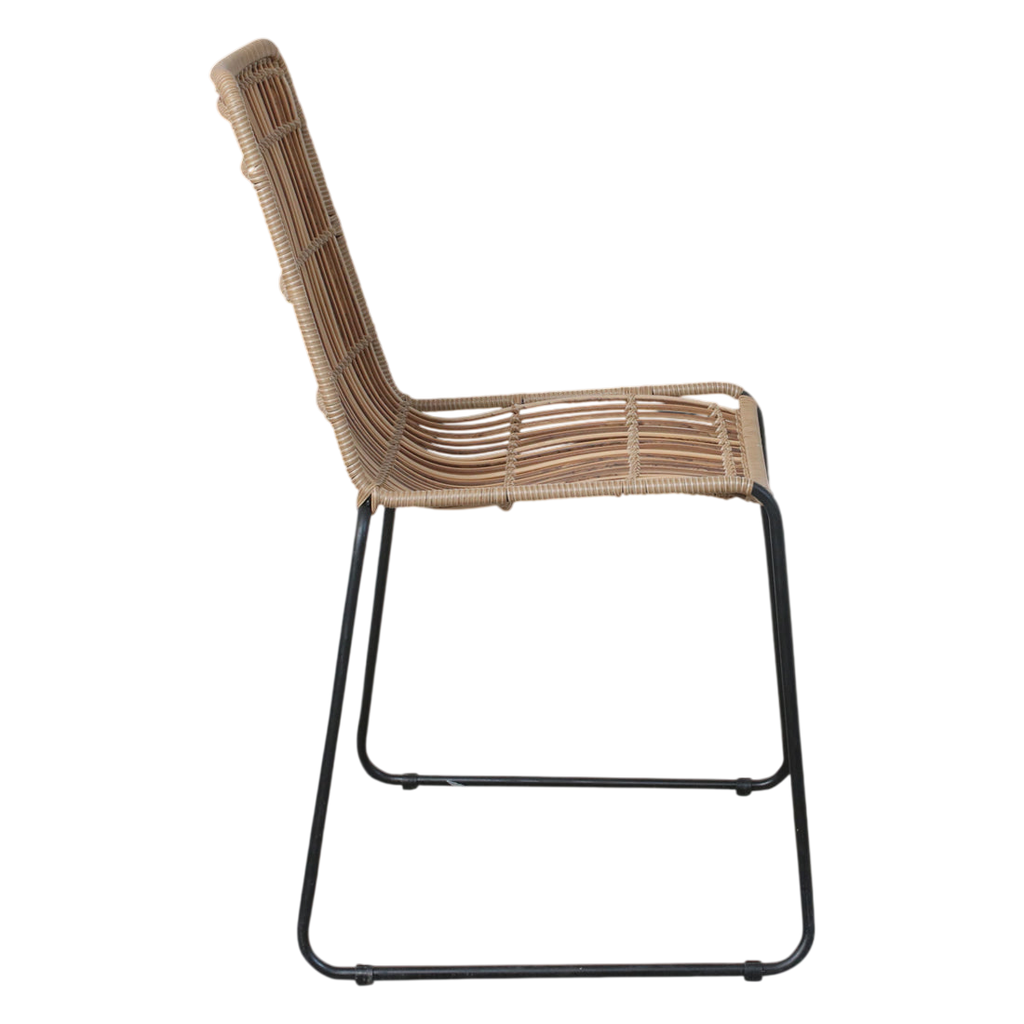 Chaise empilable en rotin naturel beige et métal noir, lot de 2