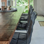 Lot de 2 chaises de jardin noires en métal et rotin synthétique tressé moderne