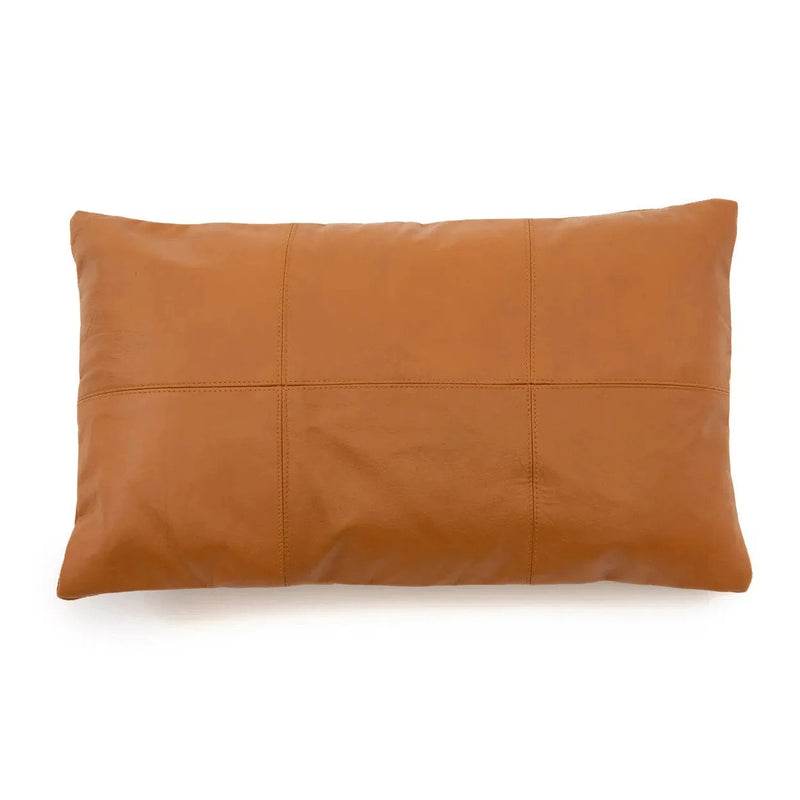 Coussin rectangulaire en cuir camel 30x50 cm – Six panneaux