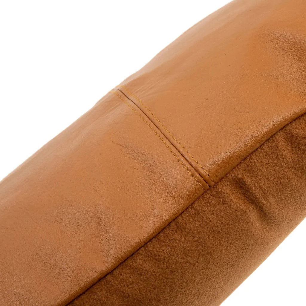 Coussin rectangulaire en cuir camel et suède avec couture visible 30x50 cm